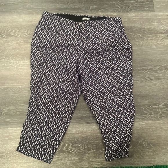 Dalia Pants - Dalia capri pants